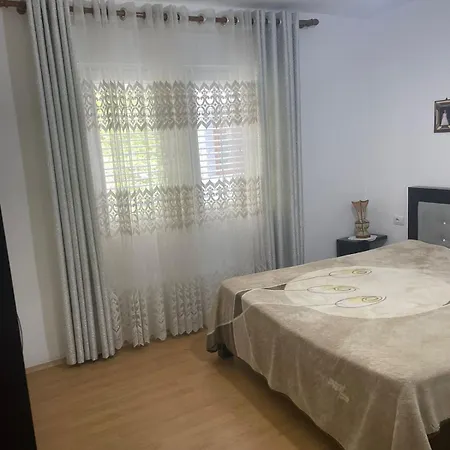 Arbnb Cuni Apartamento *